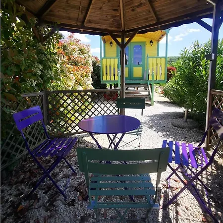 Roulotte De La Font Vive - Equipee, Confort, Situation Ideale Sud Ardeche Camping Grospierres